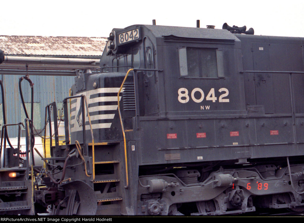 NS 8042